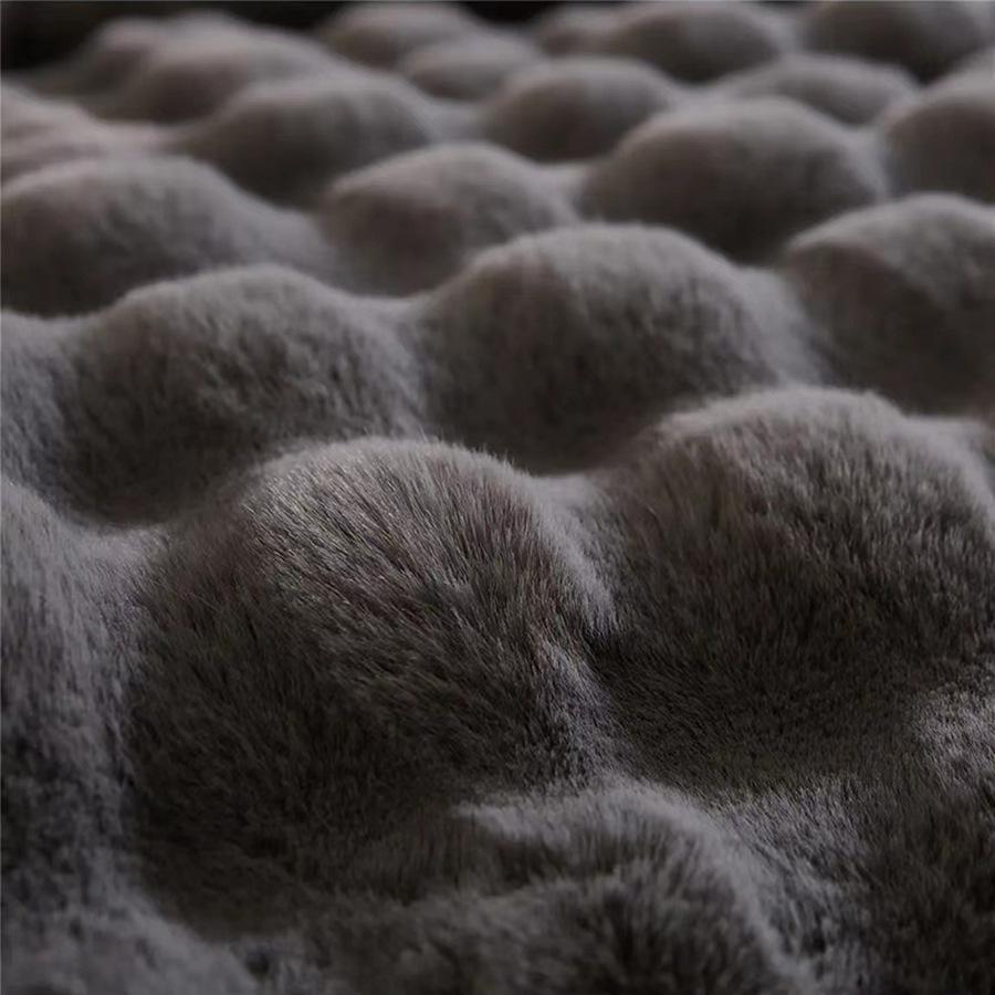 Luxurious Double-Layer Rabbit Fur Blanket: Otter-Soft Plush, Versatile Sofa Throw
