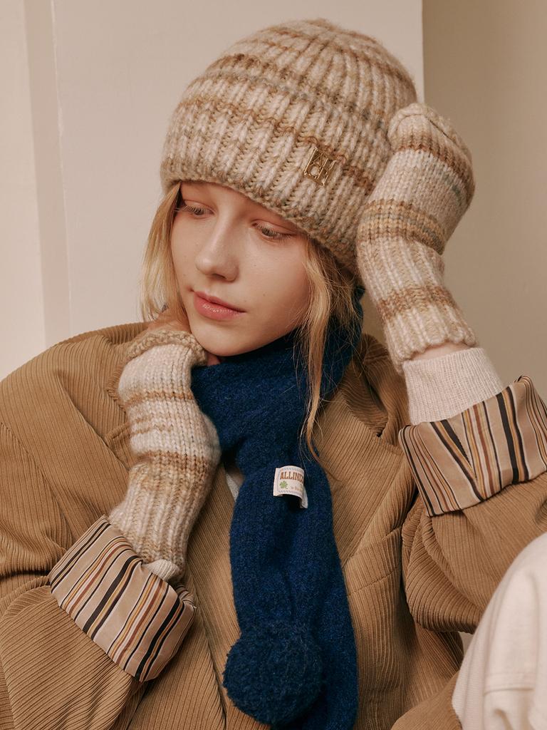 Olinkeompeulliteu Journey Of Sky Sunset Beanie & Warmer Set