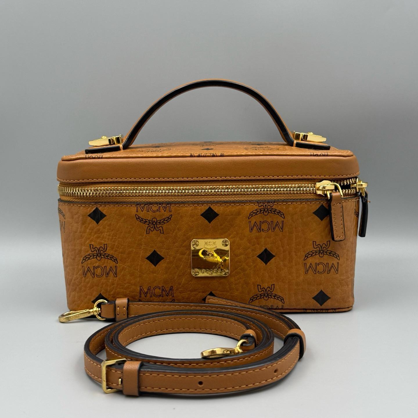 [Pre-Owned] Monogram Coated Canvas Makeup Case - Excellent #190B4IA ONE SIZE