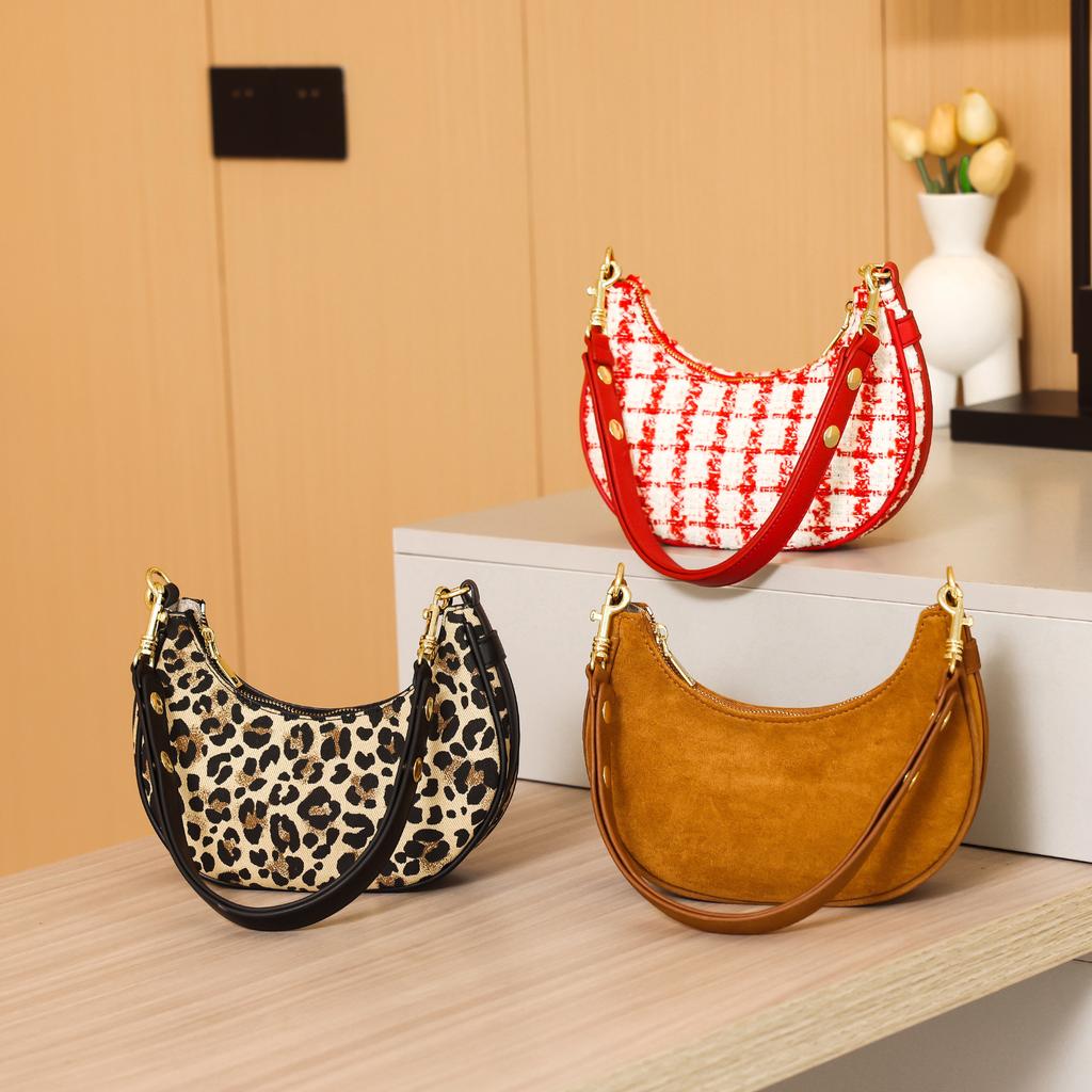 2024 Fall/Winter New Fashionable Niche Design Woolen Underarm Bag with a High-End Feel, Single-Shoulder Crossbody Dumpling Bag
