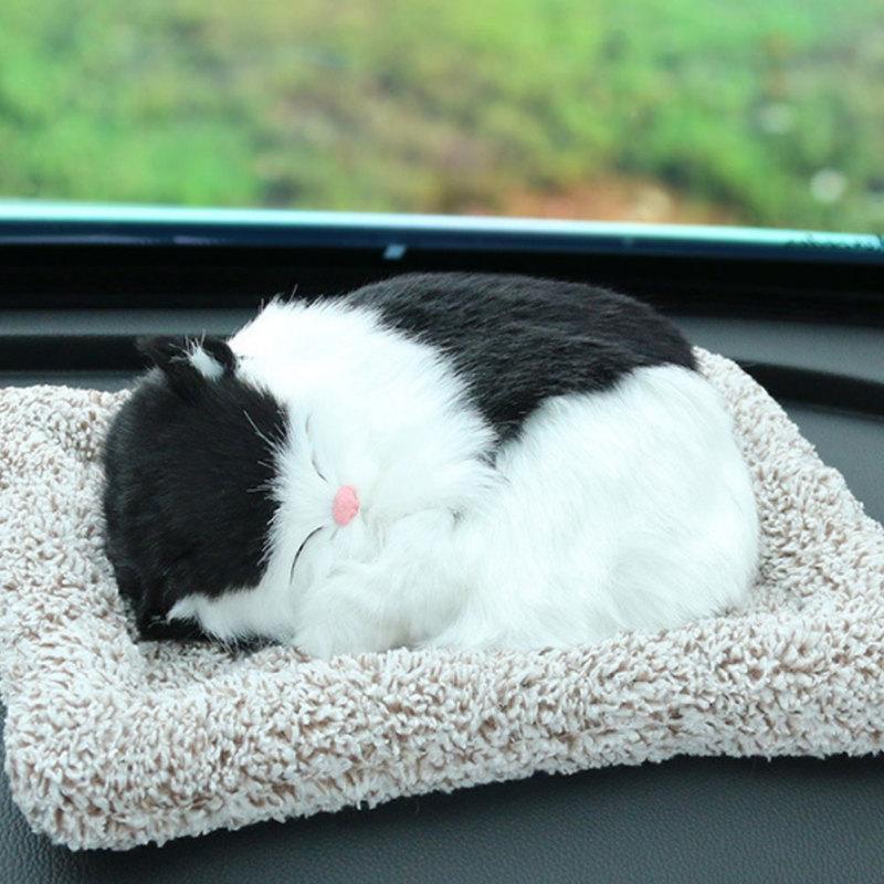 Украшение для автомобиля Имитация собаки кошки Активированный уголь Бамбуковый уголь Мешок Милые украшения Плюшевая игрушка black and white cat