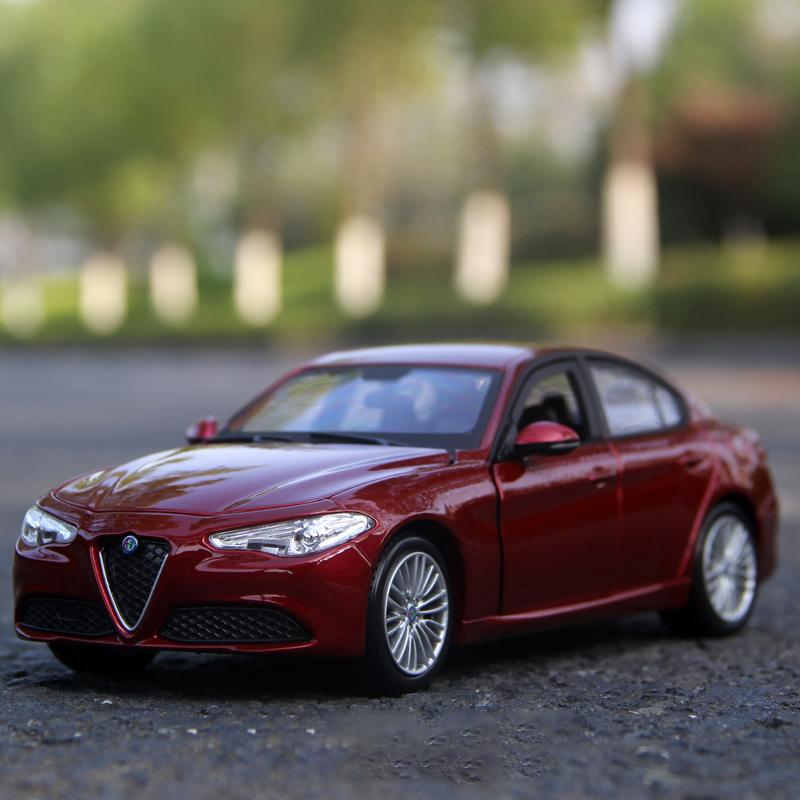 PCESV1 Bburago 1:24 Alfa Romeo Giulia Leichtmetallfelgen Auto Die-Cast & Spielzeugfahrzeuge Automodell Miniaturmaßstab Modellauto Spielzeug Für Kinder