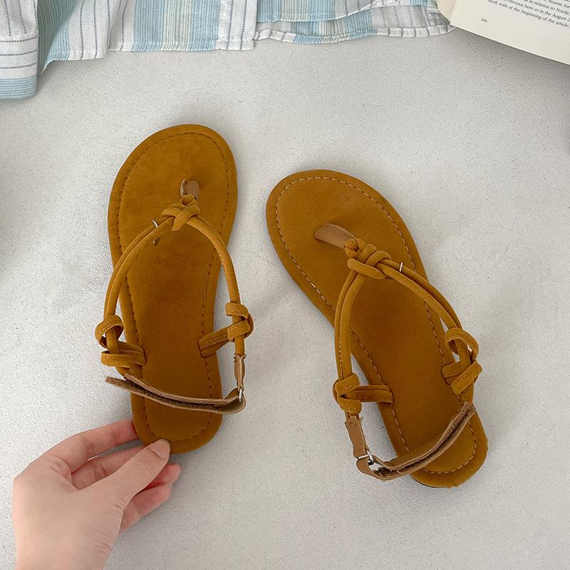 

Red high-end flat Roman sandals women s 2025 new summer wear with skirt French cool slippers 40 жёлтый