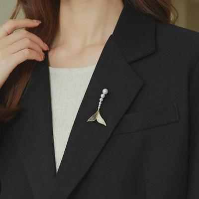 Pearl Fishtail Brooch: Elegant Anti-Exposure Pin, Trendy Design for Women, Chic Accessory for Clothing