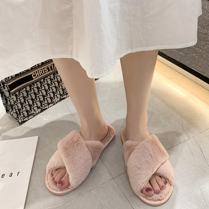 Fashion 2025 New Fashion Fur Slippers Women Indoor Light Warm Plush Home Slippers Woman Faux Fur Flat Heel Couple Slides Plus Size
