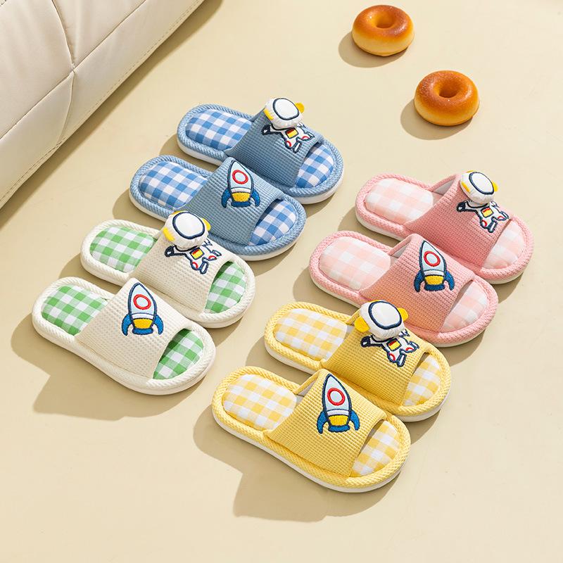 Children's linen slippers spring and autumn cute girls and boys household indoor summer baby non-slip silent soft bottom slippers