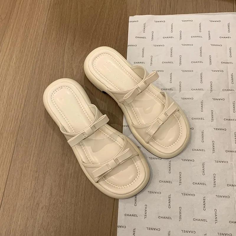 Fashion New Summer Women's Slippers 2025Stylish Peep-toe Low Heel Silver Women's Comfortable Beach Shoes Sapatilas