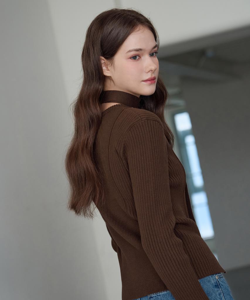 Deuloupisumeon Two-Face Slit Ribbed Knit Top [Black]