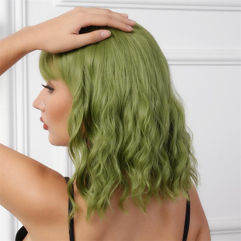 Premium Synthetische Perücken Damen Lang Grün Wellige Perücke mit Pony Mittellang Lockige Perücken Drag Queen Frisur Perücke Cosplay Kostüm