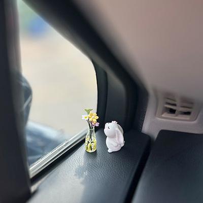 Décoration de Voiture Lapin Accessoires de Voiture Nouvelle Console Poupée Mignonne Pendentif Intérieur de Voiture Décoration de Voiture Décoration de Voiture Cool Petite Marguerite