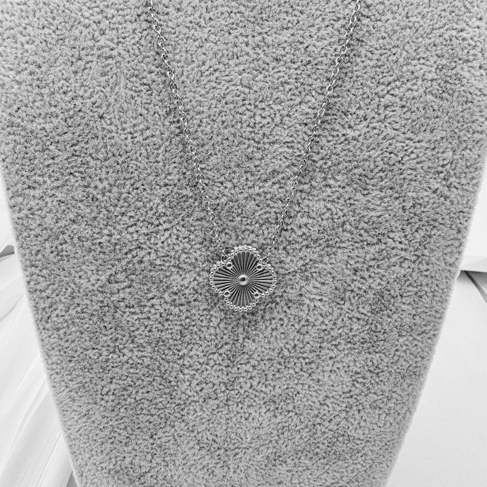 15MM Titanium Steel Four-leaf Clover Single Necklace Does Not Lose Color Ladies High-grade Necklace