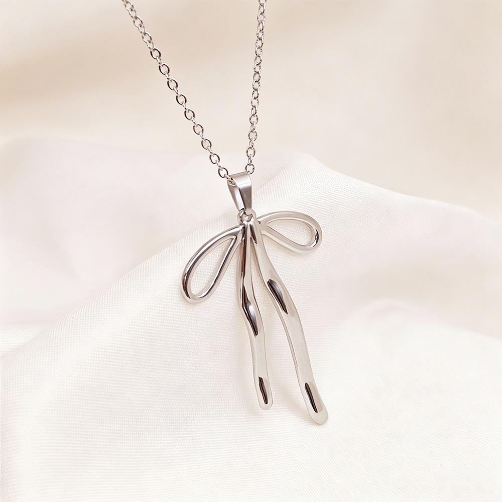 Simple Stainless Steel Bow Pendant Necklace - Personalized, Stylish & High-End Clavicle Chain for Women