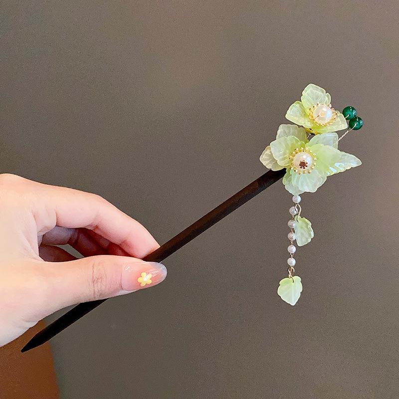 

Деревянная шпилька для волос «Ретро Магнолия» 2024 года с кисточкой из ландыша: Простой аксессуар для пучка для ханьфу и чонсама