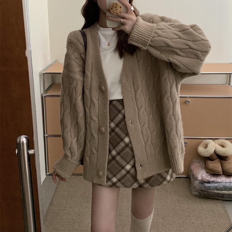 Autumn/Winter 2023 Korean-Style V-Neck Cable Knit Cardigan - Fashionable, Versatile Knitwear