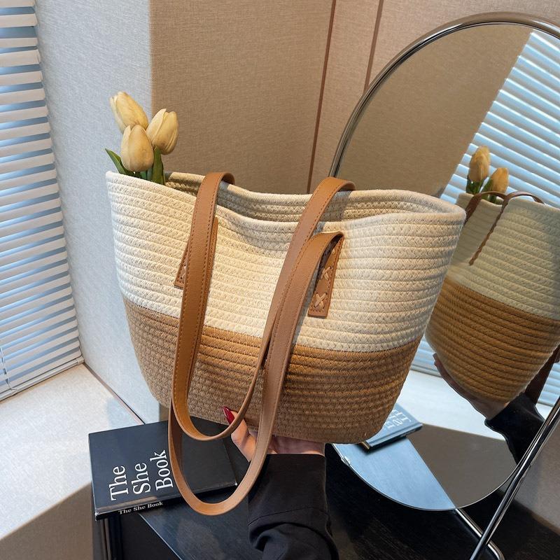 Seaside Vacation Woven Bag Women's Summer New Large-capacity Commuter Tote Bag Shoulder Beach Bag