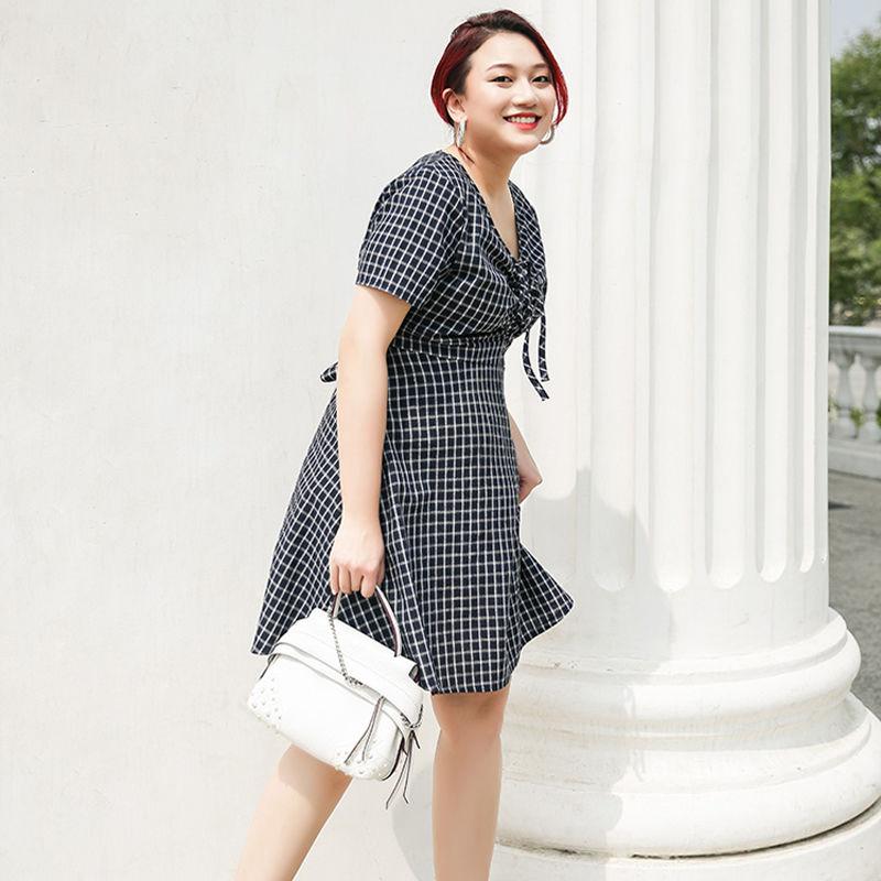 

Платье в клетку женское хлопковое льняное летнее с коротким рукавом и V-образным вырезом длиной до колена повседневное офисное вечернее платье M чёрный