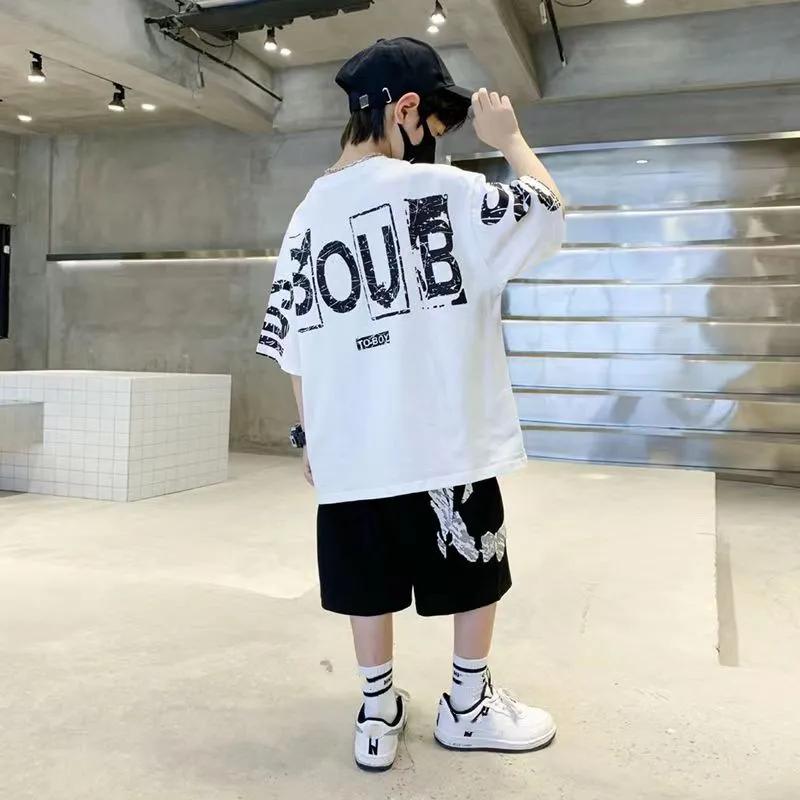 Leichtes Sommer-Set für Jungen: Stylisches kurzärmeliges T-Shirt + Shorts Zweiteiler für ältere Kinder