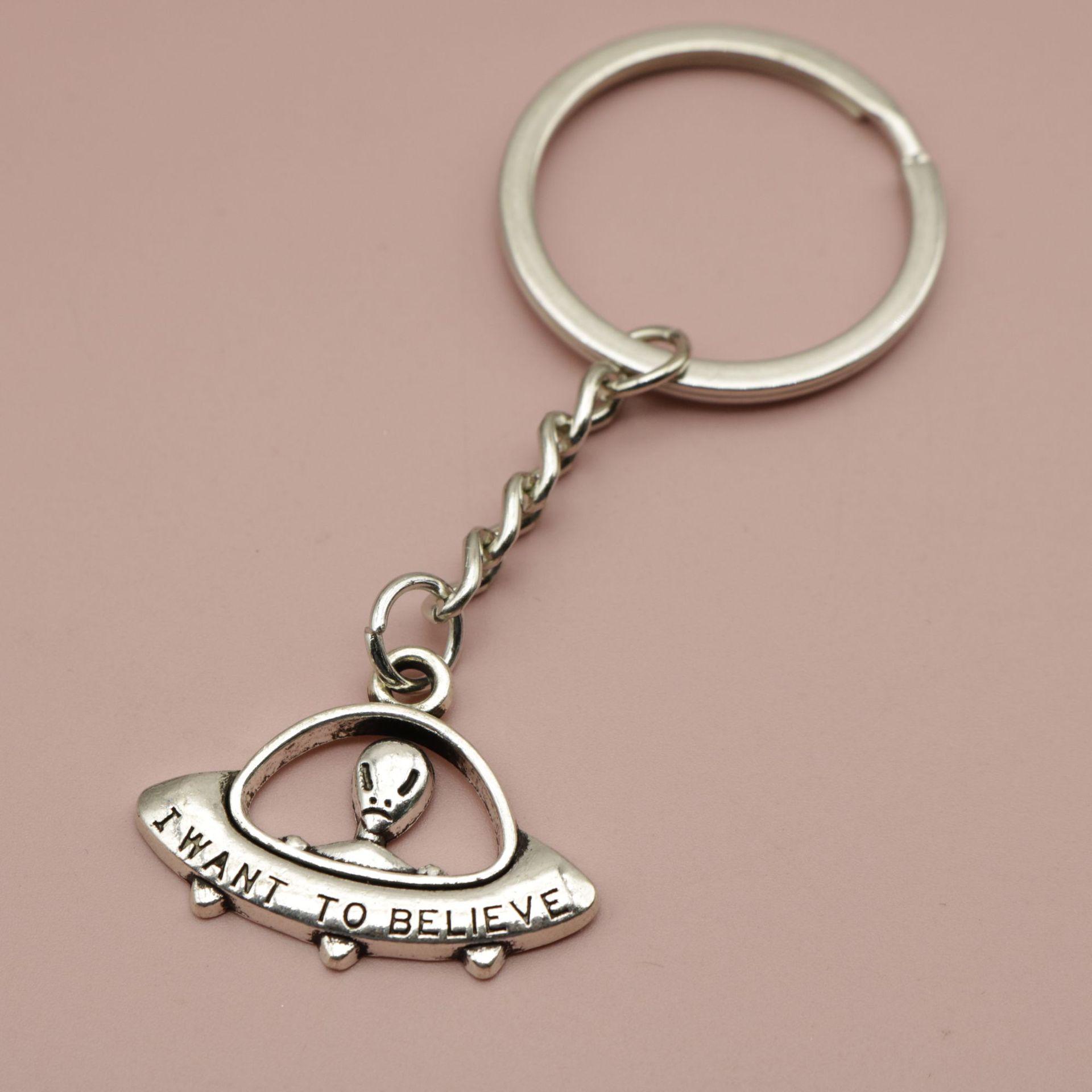 Xiyin Hot Selling UFO Alien Spacecraft Keychain Pendant