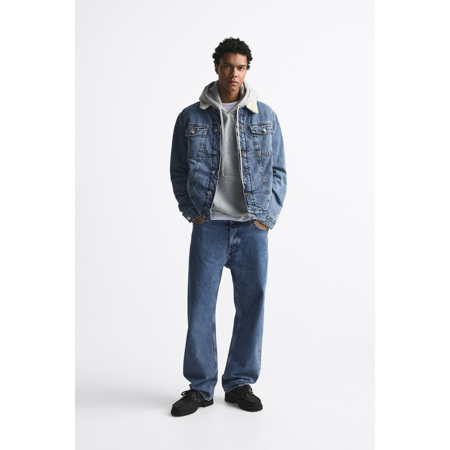 

DENIM JACKET WITH FAUX SHEARLING