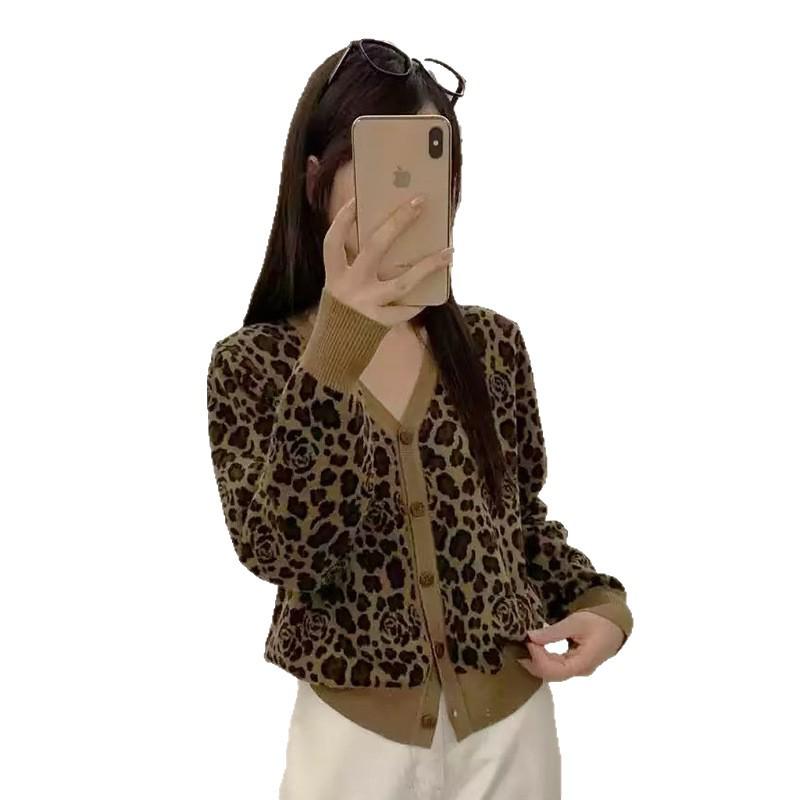 Women's Wool Leopard Print V-Neck Cardigan - Thickened for Autumn & Winter, Stylish & Versatile Slimming Design