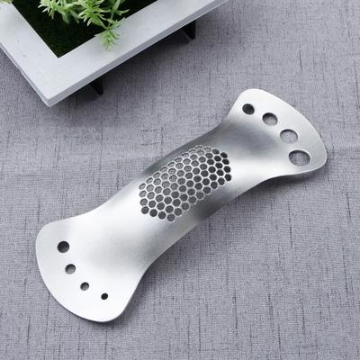 Great Long Lasting Arc Design Stainless Steel Ergonomic Thickened Arc Garlic Press for Household Garlic Press