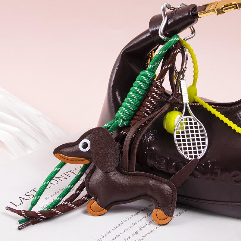 Colgante de Cuerda Tejida Dachshund y Amuleto de Cuero para Teléfono/Bolso
