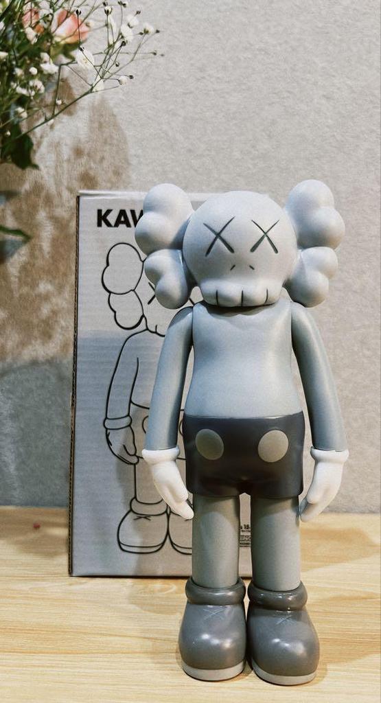[USED] KAWS 6-piece figure set