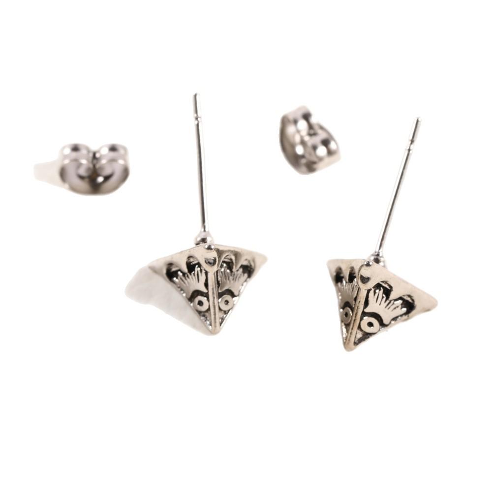 Men's Geometric Triangle Eye Stud Earrings: High-End, Trendy, Three-Dimensional, Cold Jewelry Design.
