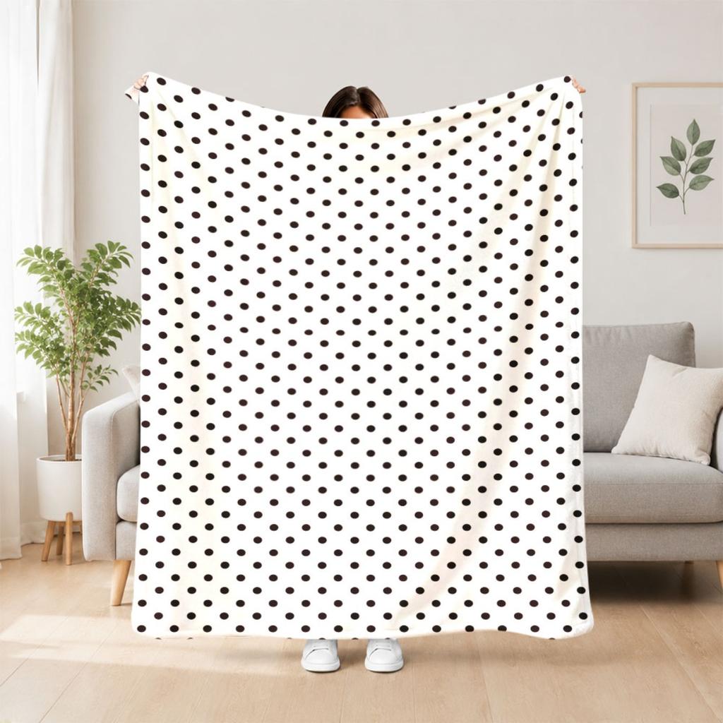 2D Flat Printing 1pc Black And White Polka Dot Pattern Lightweight Flannel Hug Blanket Comfortable Warm Lightweight Flannel Four