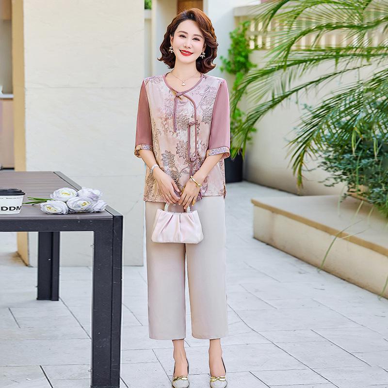 

Mom s Stylish 2026 Chinese-Style Short-Sleeve Two-Piece Set for 50+ Women 5XL (145-165 Jin) рожевий