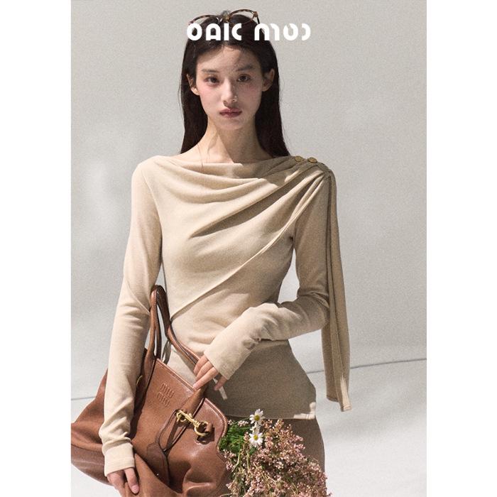 **Женский топ из фактурного хлопкового трикотажа с воротником-стойкой, длинным рукавом и приталенным силуэтом** Large хаки