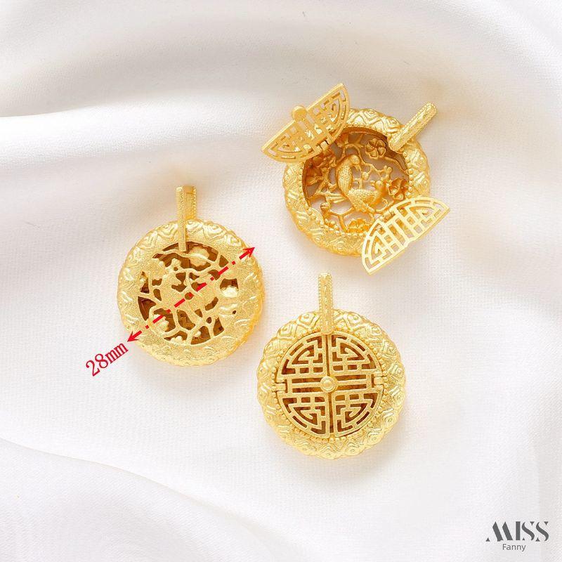 

18K Alluvial Gold Color-Preserving Open Door See Magpie Xi on Plum Tip Cut Out Pendant Box DIY Braid Rope Necklace Hanging Ornament Accessories Sand gold beaming pendant box one