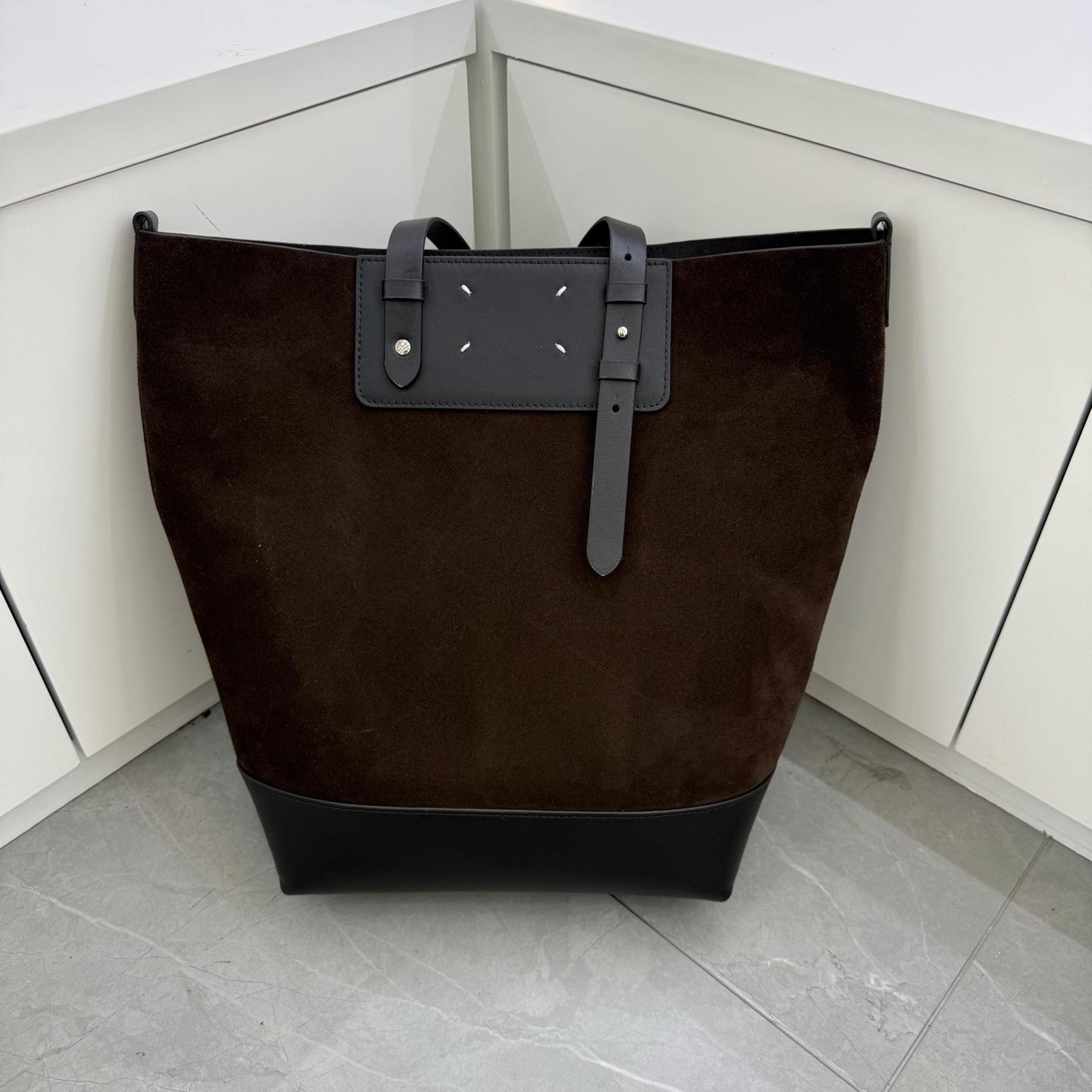 

Imported Leisure Leather Handbag With Women s Tote Style Single Shoulder Strap Large Capacity Travel Bag Multi-functional Bag 24x11x35cm