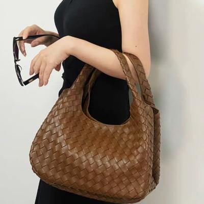 Bestseller nuova borsa a mano in pelle bovina ad alta consistenza, tessuta a mano, di grande capacità, da sotto braccio, borsa versatile da pendolare per donna