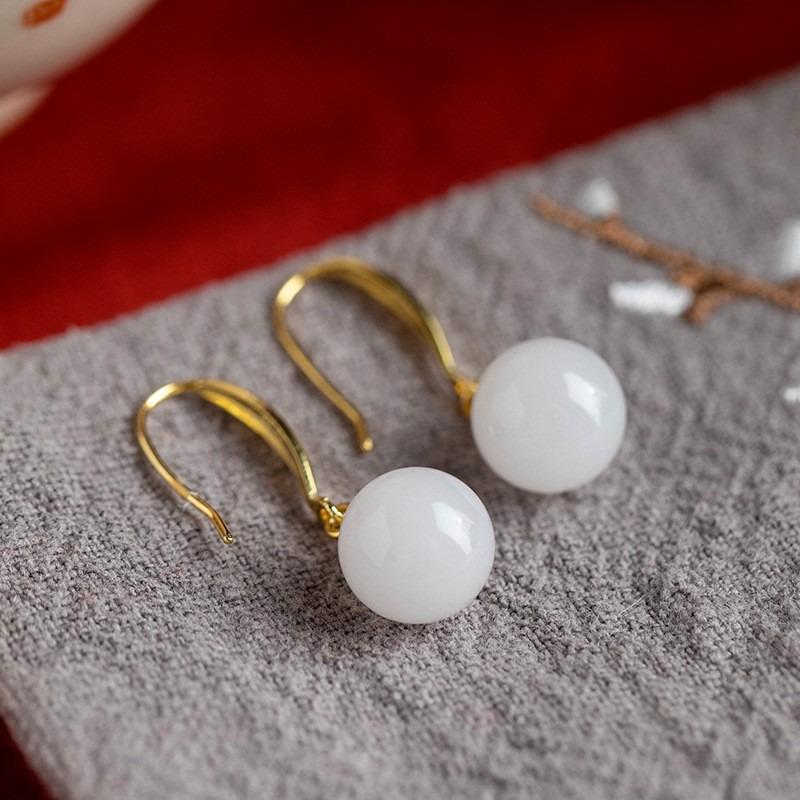 Orecchini in Giada Bianca Hetian Naturale Intarsiati Stile Cinese Retrò Design Etnico Fascino Leggermente Lussuoso Gioielli da Donna Fascino Retrò