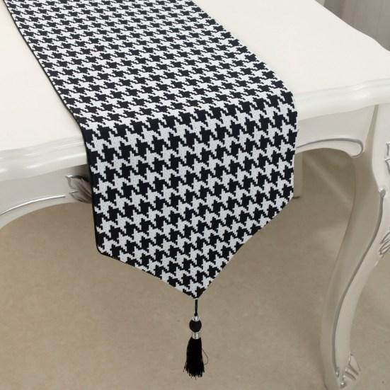 Table Runner Plaid Print Table Decorative Contrast Tassel Color with Anti-slip Decoration Heat-resistant Drooping