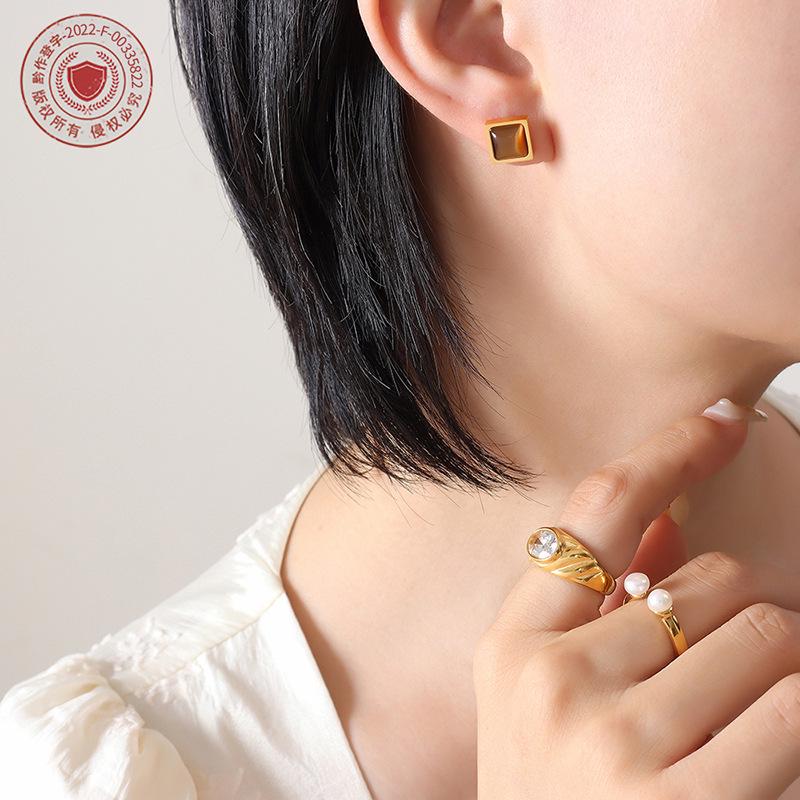 Gold-Plated Tiger's Eye & Cat's Eye Three-Color Earrings: Retro European & American Niche Style