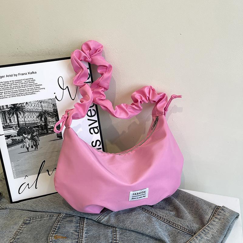 Niche baguette bag women's 2025 spring and summer new high-end shoulder messenger bag pleated cloud underarm bag