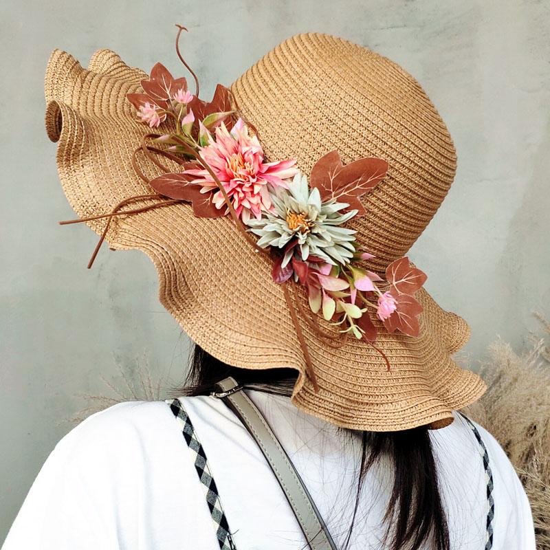 Sommer Damen Strohhut mit Blumen Breiter Rand Welliger Rand Strohhut Panama Hüte Damen Dame Outdoor Faltbare Strand Sonnenkappe