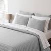 Couvre-lit - PIERRE CARDIN - Boutis en lin gris - 250 x 270 cm - 100 % microfibre - 2 housses de coussin