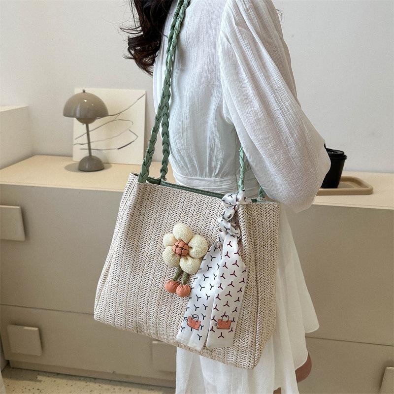 2025 summer new seaside vacation tote bag fashion casual shoulder bag women's niche simple straw bag women