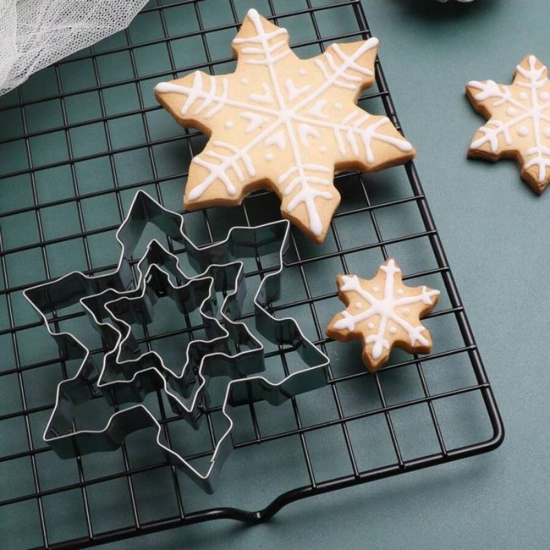 3/5pcsChristmas Snowflake Cookie Mold Stainless Steel Kitchen Baking Tool Gingerbread Man Christmas Tree Chocolate Candy Mold Co