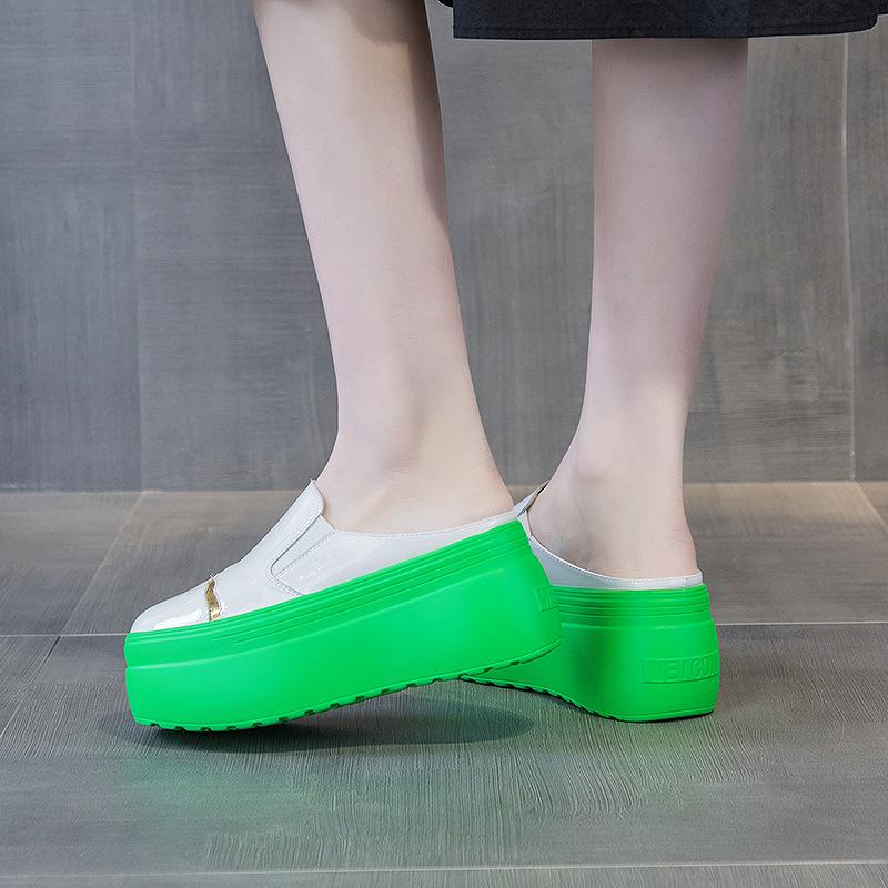Women's shoes in the summer of 2025 new heelless bag head green bottom trend half slippers women's casual versatile simple fashion
