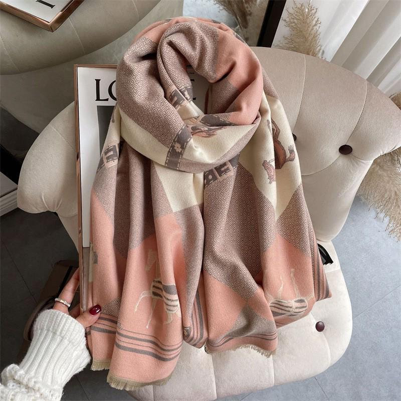 400g Retro Ethnic Bluebird Scarf: Women's Winter Warm Neck Warmer, High-End Imitation Cashmere Shawl.