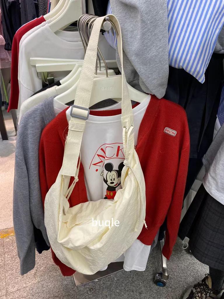 2025 Spring/Summer Korean Nylon Crossbody Dumpling Bag: Women's Large Capacity Pleated Tote Crescent Bag.