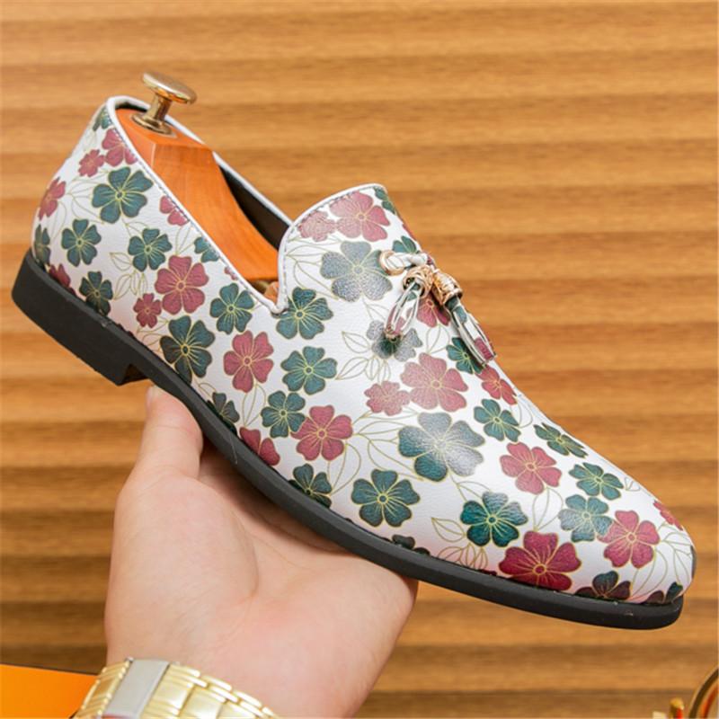 Luxury New Designer Men's Pointed Flower Tassels Patent Leather Shoes Male Casual Loafers Wedding Formal Dress Footwear