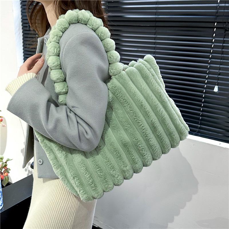 Autumn and Winter Large-capacity Plush Bag, Women's Single-shoulder Tote Bag, Class and Commuting Plush Tote Bag