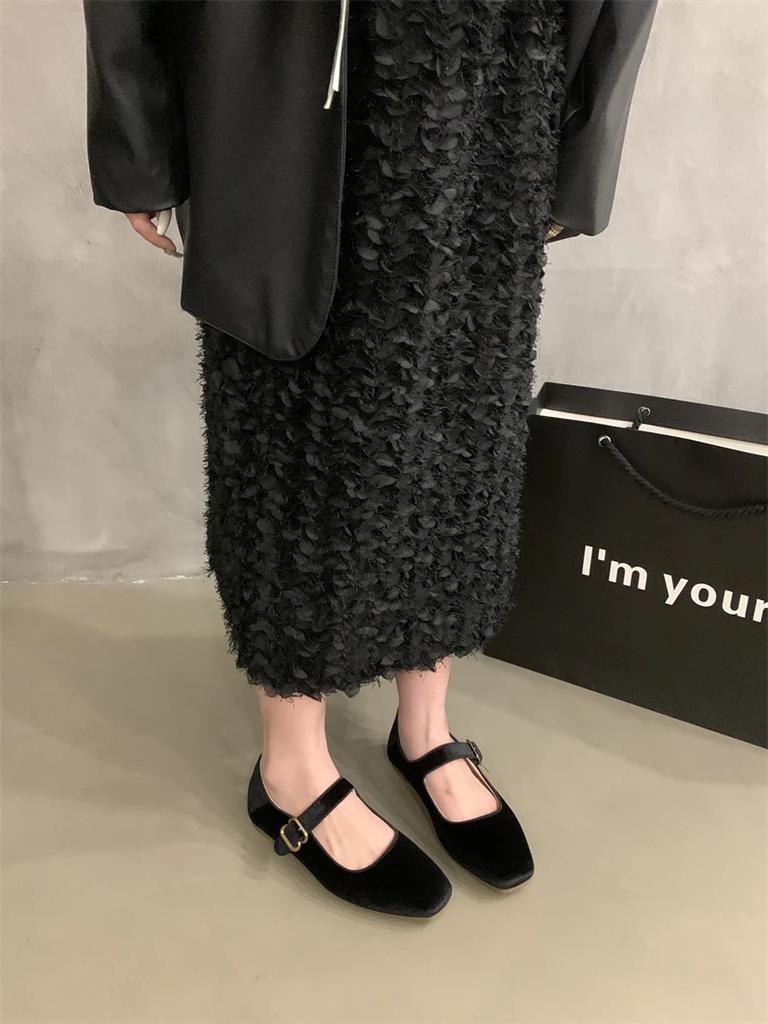 Fashion IPPEUM Velvet Ballet Flats For Women Buckle Round Toe Flat 2025 New Fashion Mary Janes Shoes