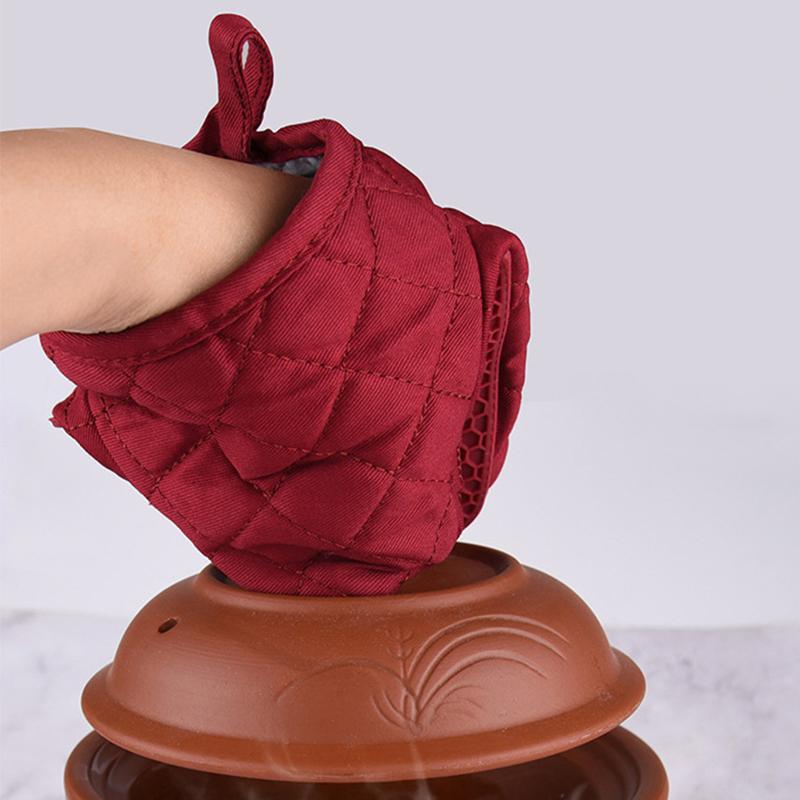 1Pc Kitchen Anti Scald Oven Gloves Kitchen Multi Purpose Fish Shaped Silicone Gloves Tray Tableware Rack Oven Gloves