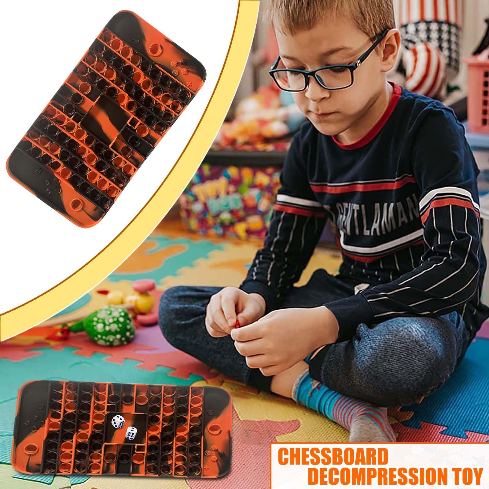 

(H0826)Силиконовые шахматные доски, окрашенные в технике тай-дай, — популярные сенсорные игрушки для детей и взрослых.